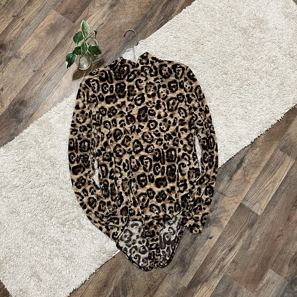 Boston Proper Y2K Large Leopard Print Mock Neck Full Coverage Fitted Bodysuit